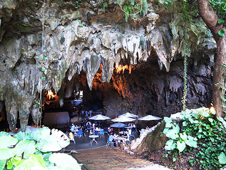 洞窟カフェ